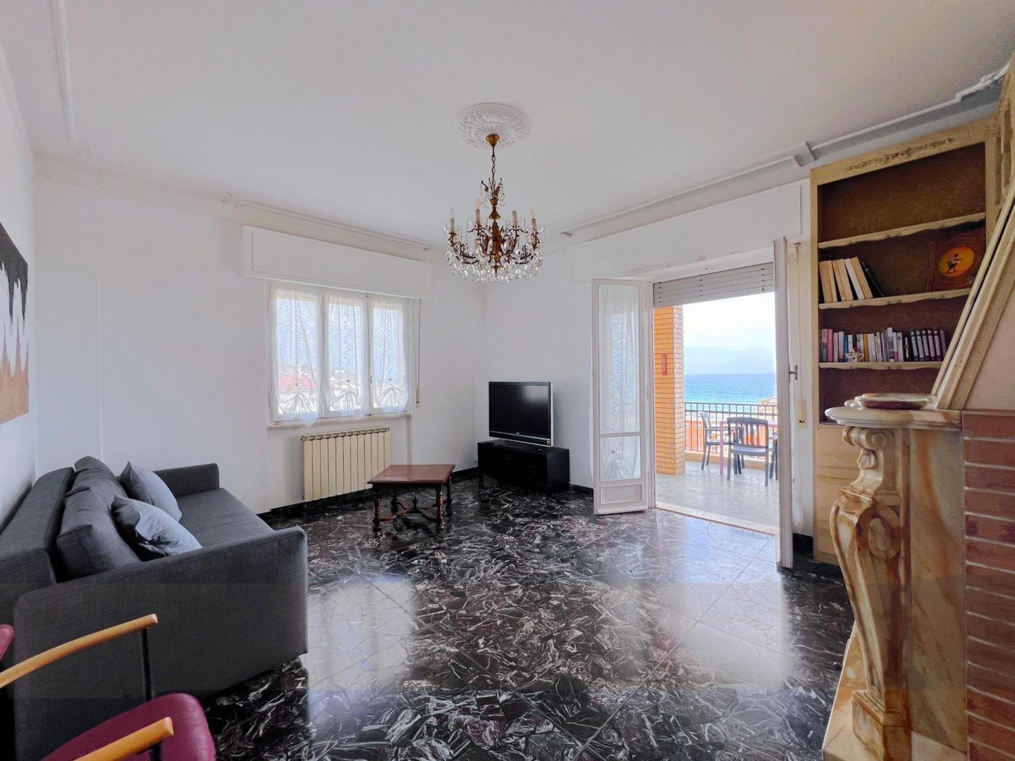 Ampio Appartamento Con Vista Varazze Εξωτερικό φωτογραφία